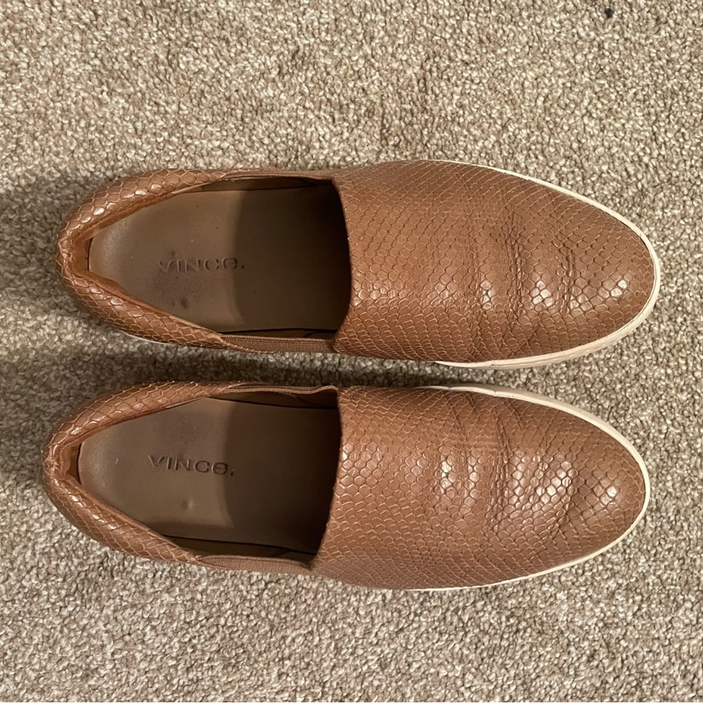 Vince Warren slip on leather sneakers. Size 7